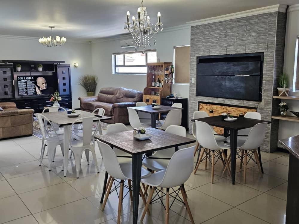 Carlo'S Boutique Guesthouse Уолфиш-Бей Экстерьер фото