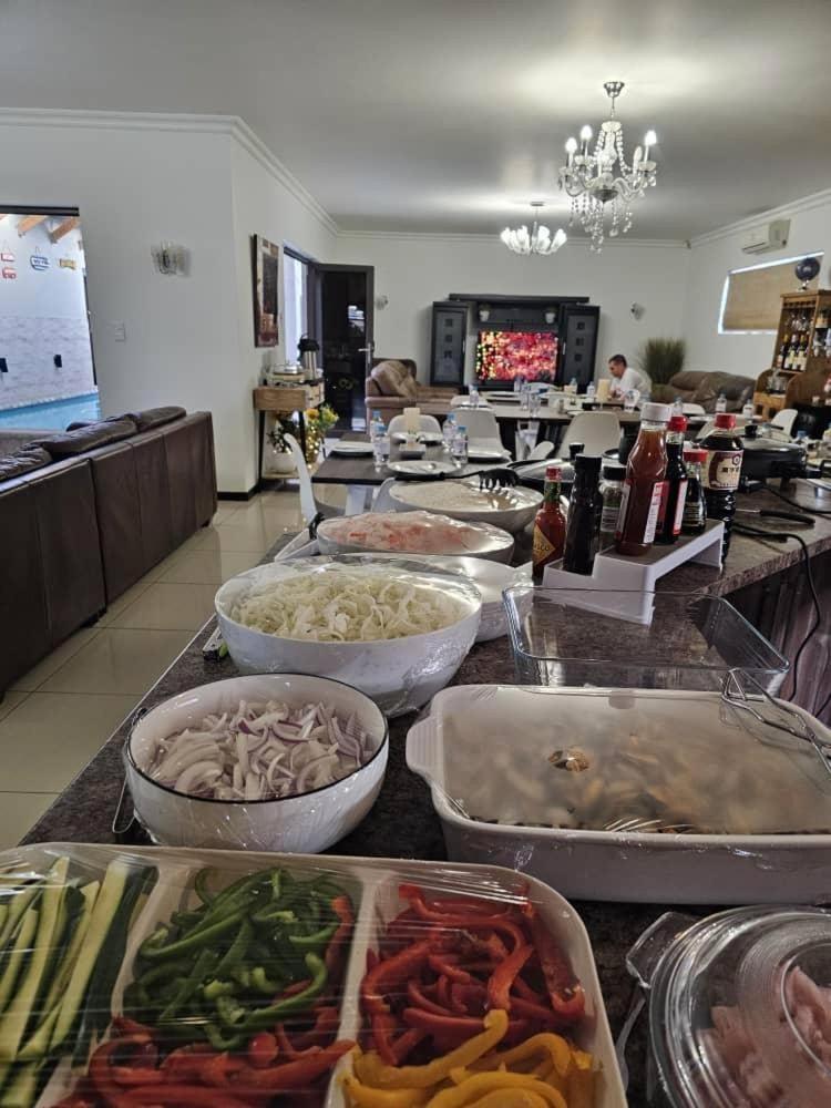 Carlo'S Boutique Guesthouse Уолфиш-Бей Экстерьер фото